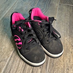 Youth size 3 Heelys black/pink